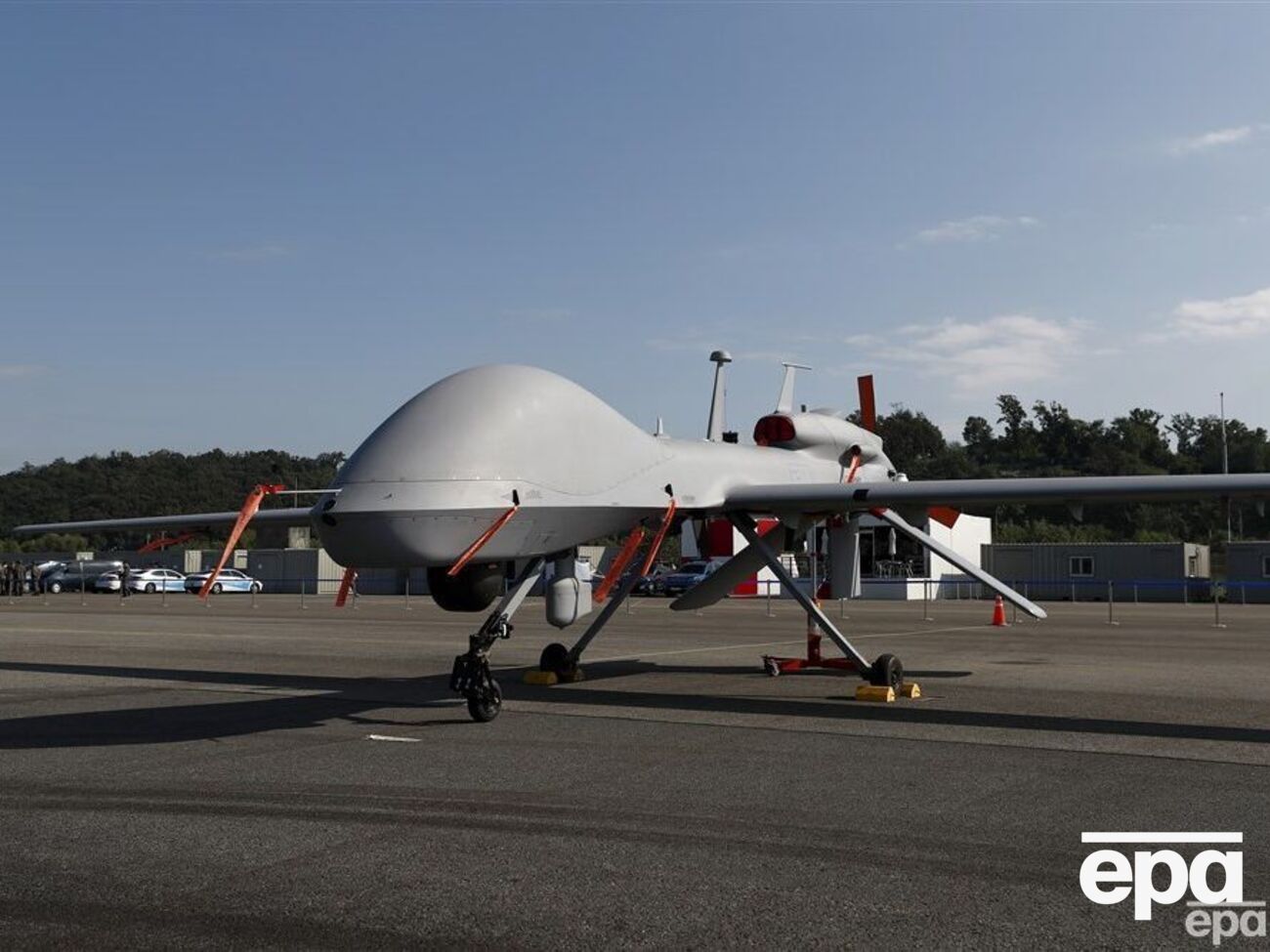 Grey Eagle оснащений ракетами і може перебувати в повітрі понад 30 годин