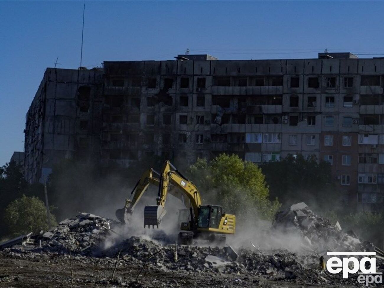 В Мариуполе продолжается снос жилых домов