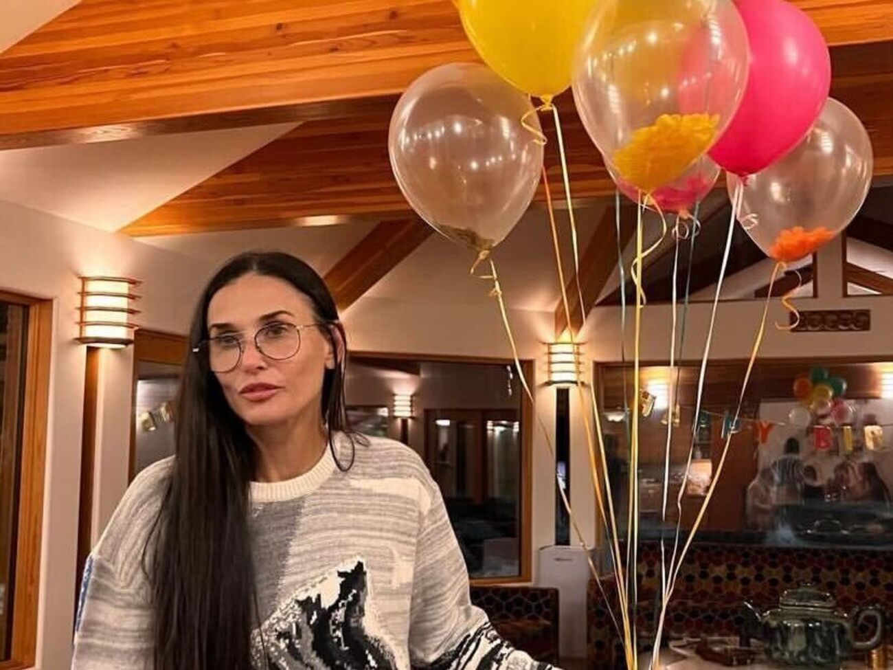 Деми Мур разменяла седьмой десяток