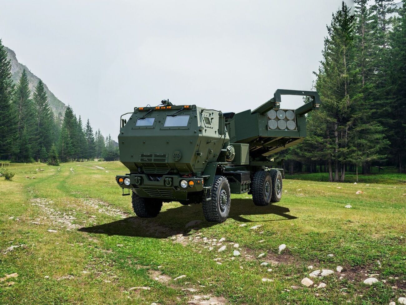 США заявили, что пополняют запасы боеприпасов для HIMARS, обеспечивая критически важные возможности для союзников и партнеров