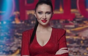 На Балі Лавров був у футболці американського чорношкірого художника-гея, з iPhone і Apple Watch. Жодної нитки російської, усе піндоське