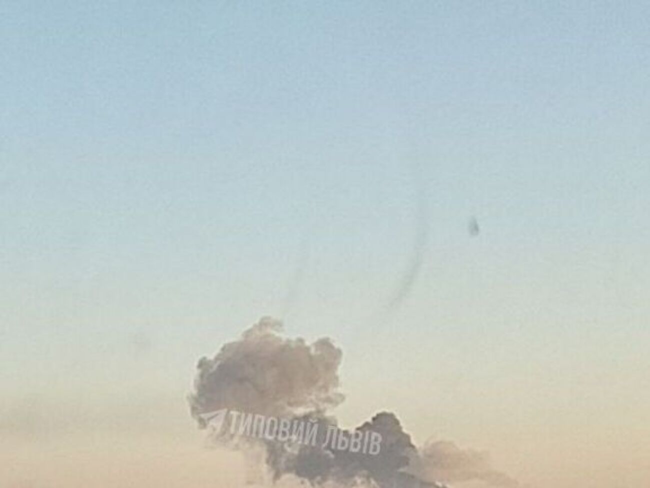 СМИ сообщают о семи попаданиях