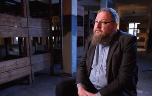 Героєм першого випуску став директор польського Державного музею Аушвіц-Біркенау Цивінський
