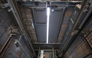 Мужчина упал на дно шахты и получил многочисленные травмы