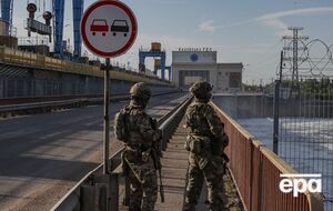 Оккупанты подорвали часть моста на Каховской дамбе