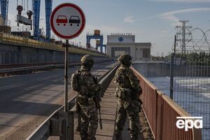 Оккупанты подорвали часть моста на Каховской дамбе