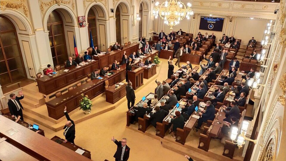 Решение признать российский режим террористическим поддержали 129 депутатов