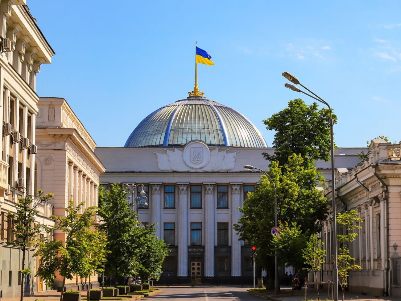 Рада знову продовжила строк дії воєнного стану в Україні