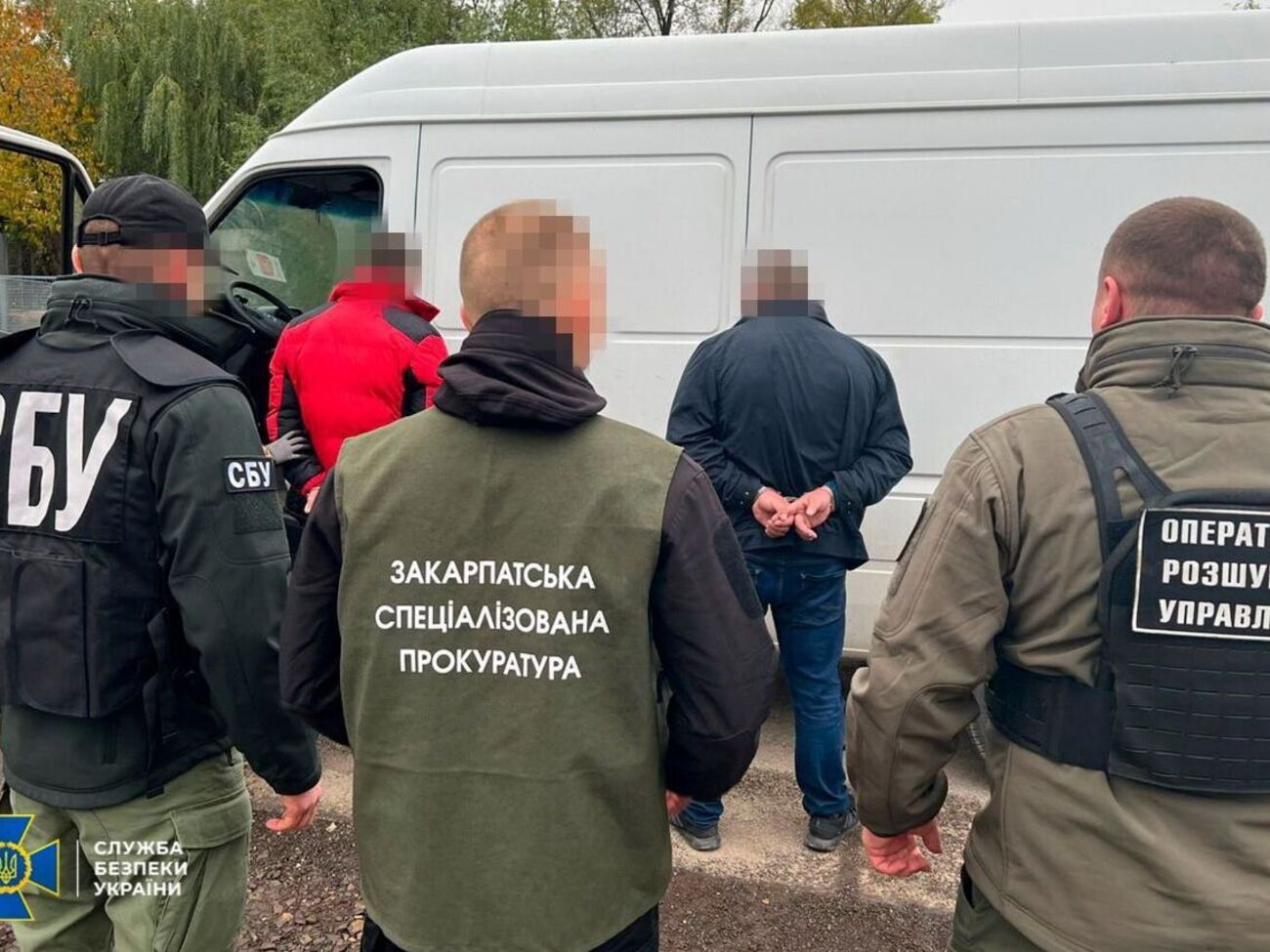 За можливість виїхати за межі України організатори схем вимагали від $1,5 тис. до $8 тис.