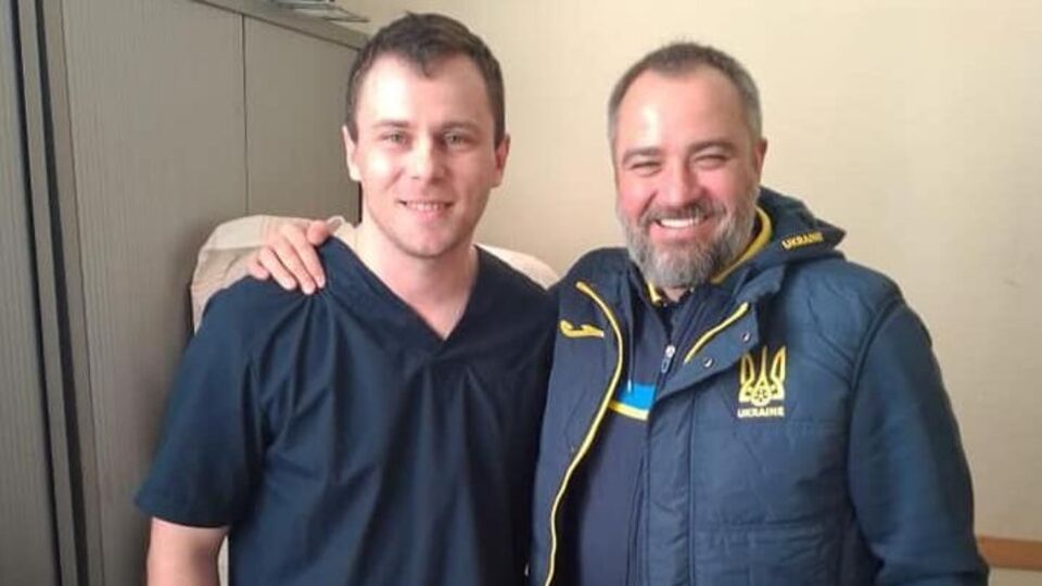 Дмитрий Кубряк (слева): В конце марта в Днепровском военном госпитале я познакомился с президентом Украинской ассоциации футбола Андреем Павелко