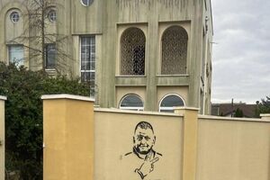 Дом Сальдо в освобожденном Херсоне украшен портретом Залужного