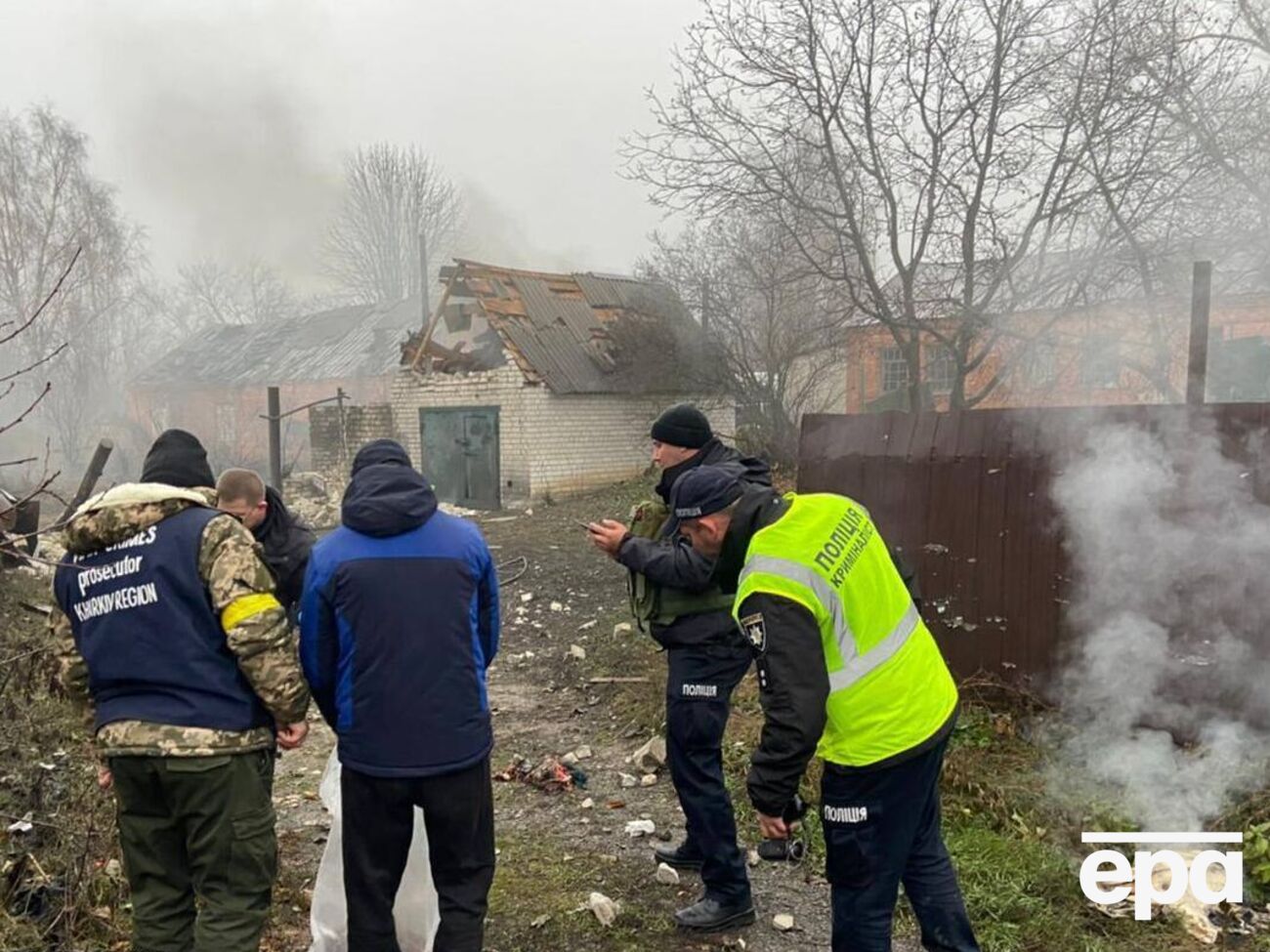 Прокуроры и следователи проводили эксгумацию тела женщины, погибшей 15 сентября в Купянске, отметили в Офисе генпрокурора