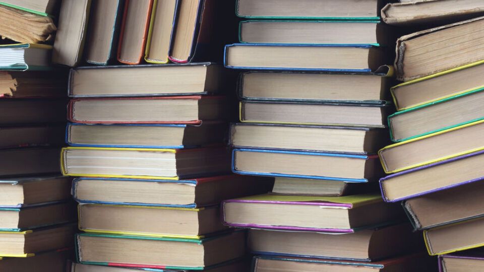 Окупанти планують знищити вилучені підручники, повідомили в Генштабі