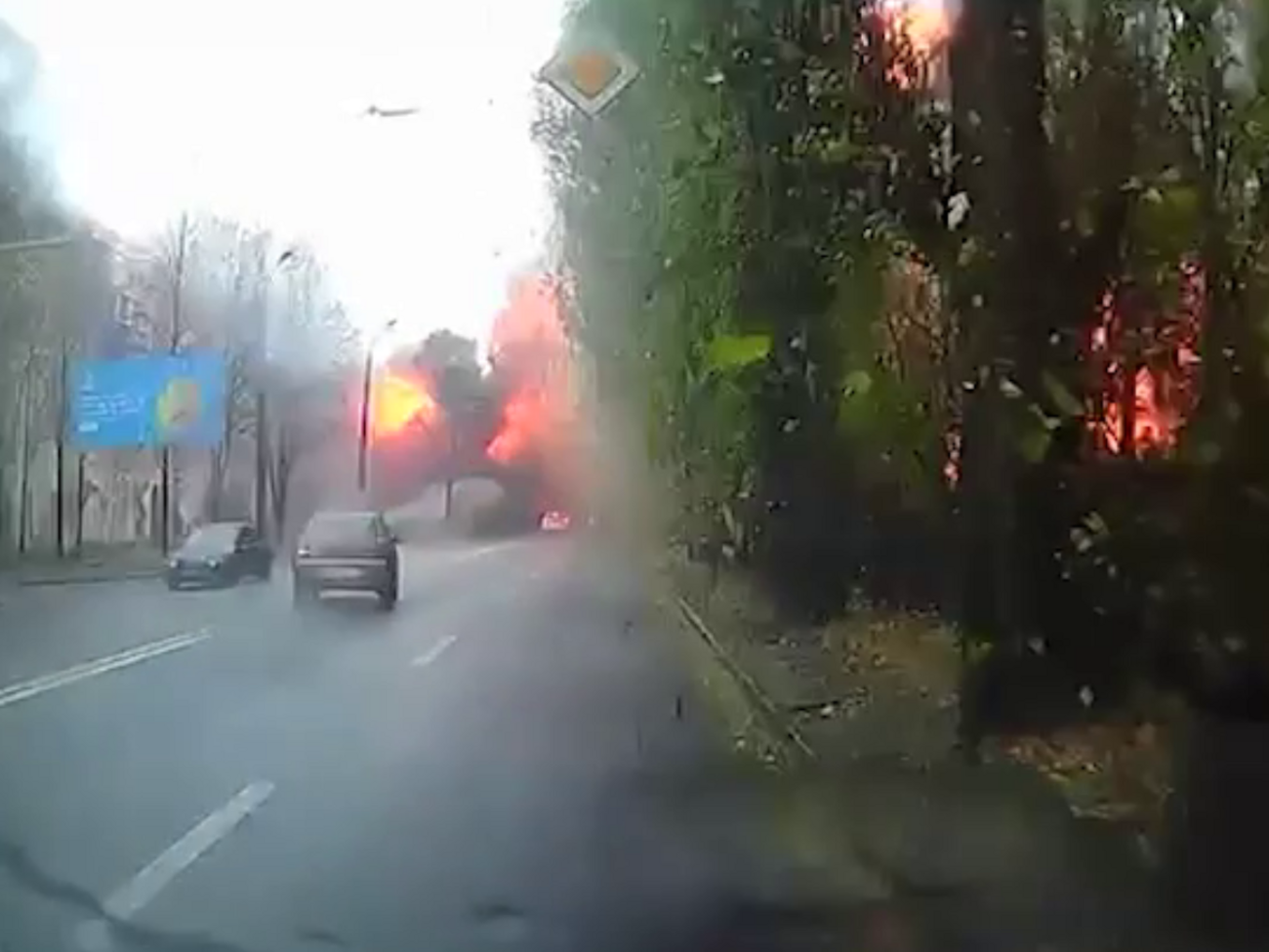 Зеленский показал видео, снятое во время ракетной атаки оккупантов на "Южмаш" в Днепре