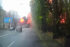 Зеленский показал видео, снятое во время ракетной атаки оккупантов на "Южмаш" в Днепре