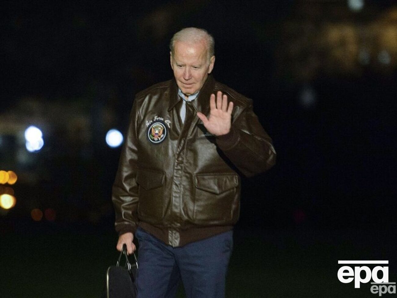 Байден не считает слова Зеленского доказательством того, что в Польше упала не украинская ракета