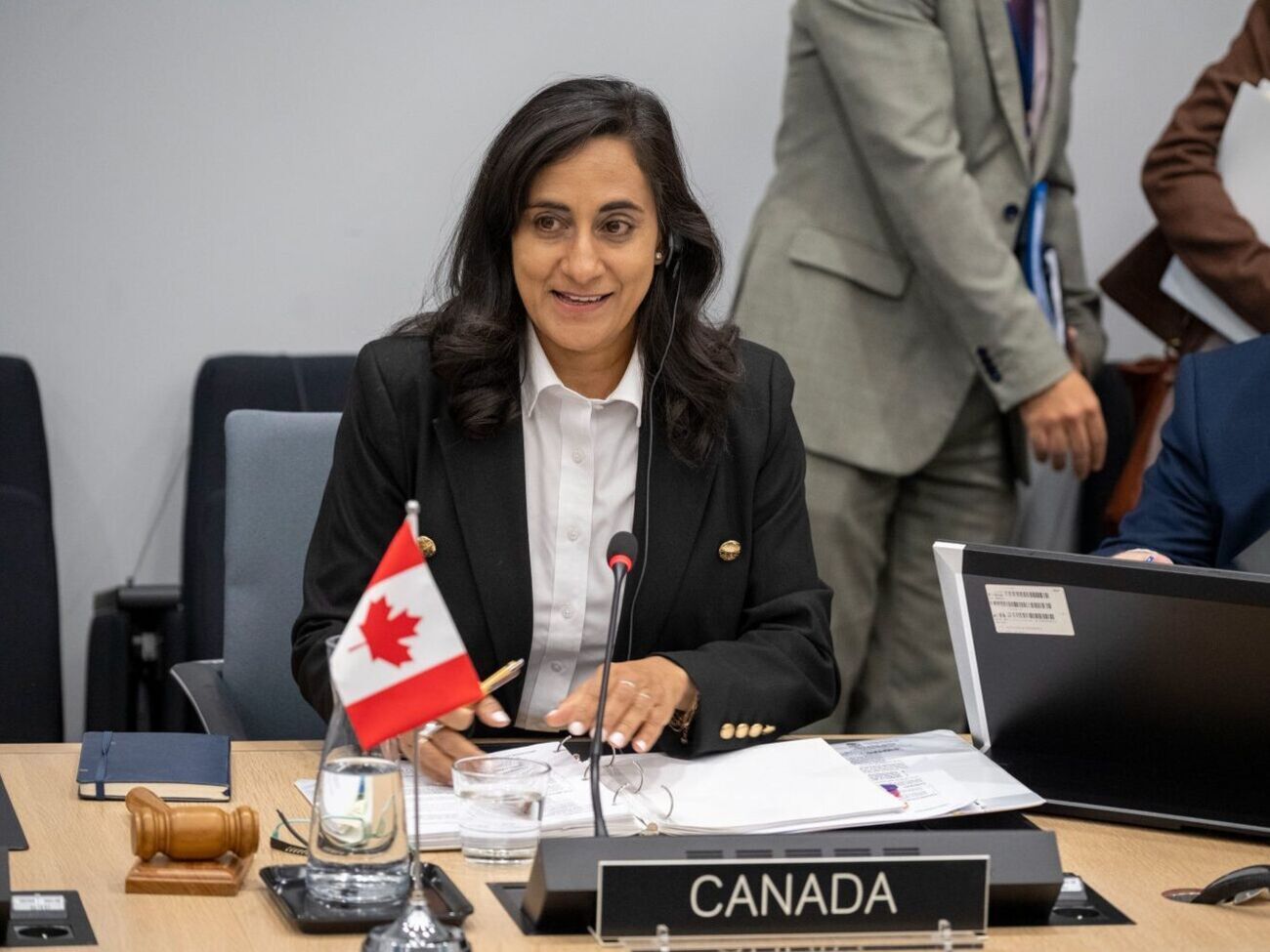 Министр обороны Анита Ананд заявила о поддержке Украины в краткосрочной и долгосрочной перспективе