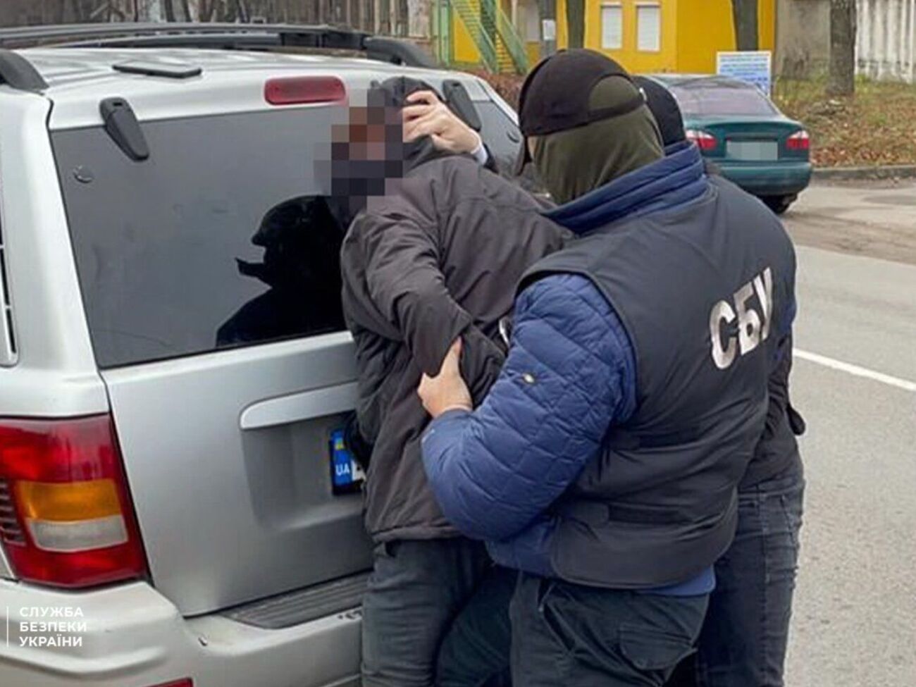 Задержаному объявили о подозрении в госизмене, суд его арестовал