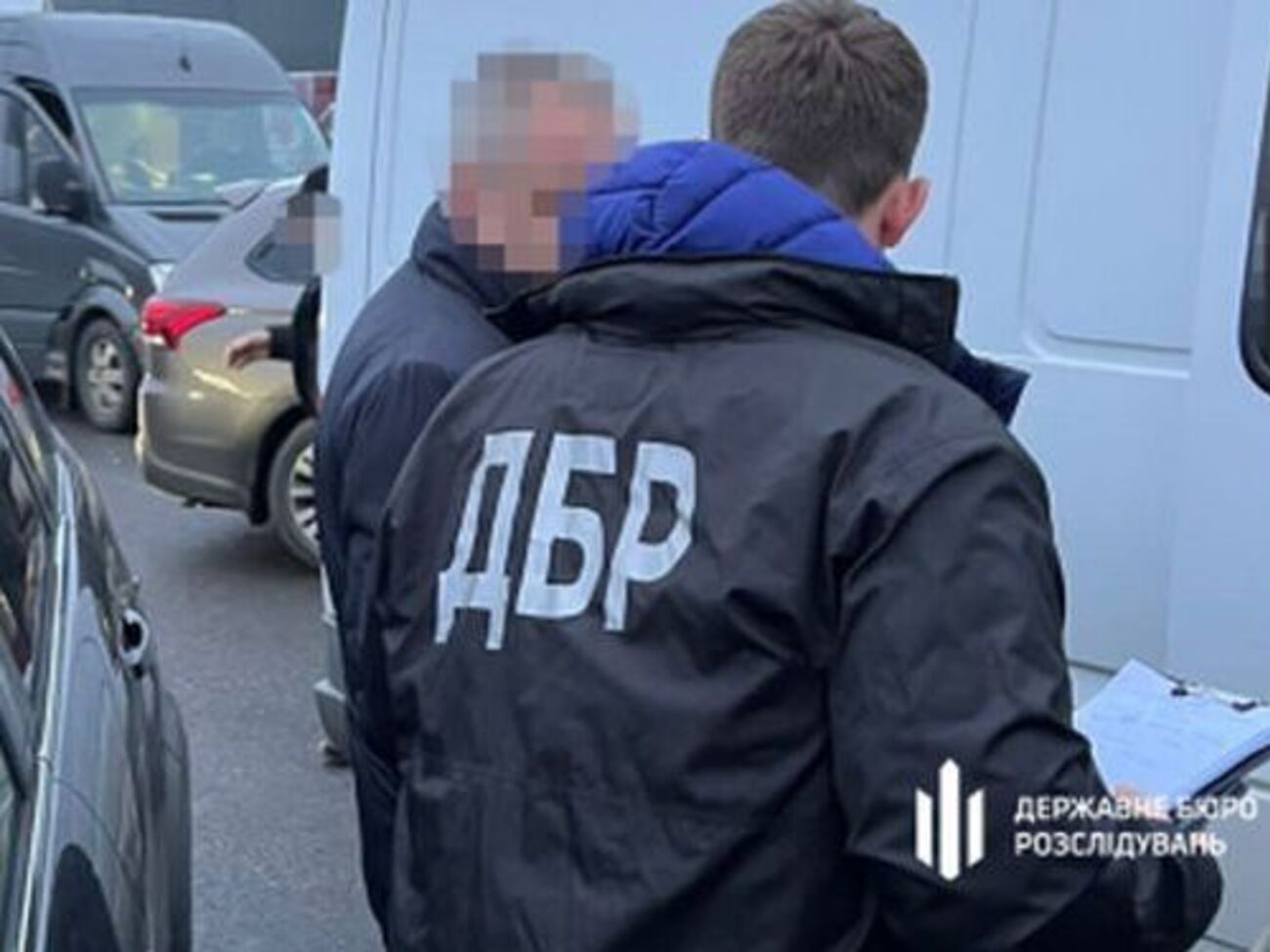 Чиновників затримали за вимагання хабарів