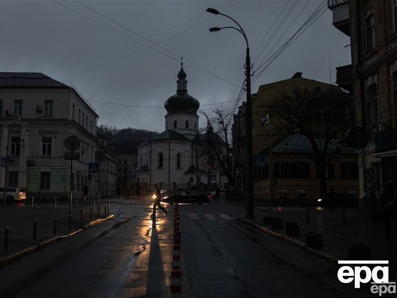 В Киеве в четверг были экстренные отключения электроэнергии, систему ограничили почти на 523 МВт
