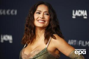 Гаєк народилася 1966 року в Мексиці