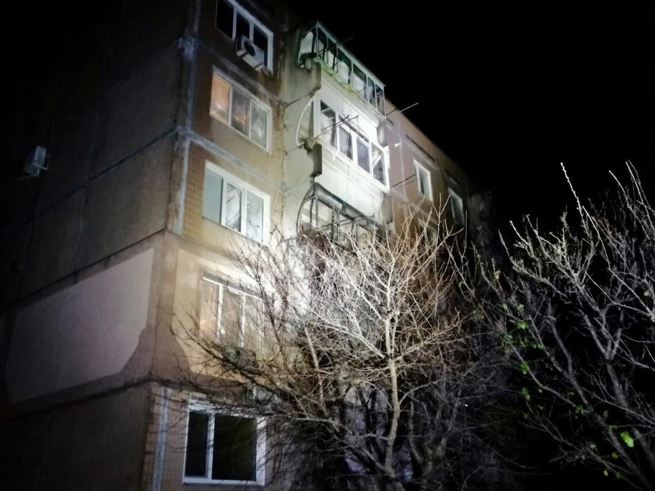Резниченко сообщил, что в Никополе повреждены несколько многоэтажных и частных домов