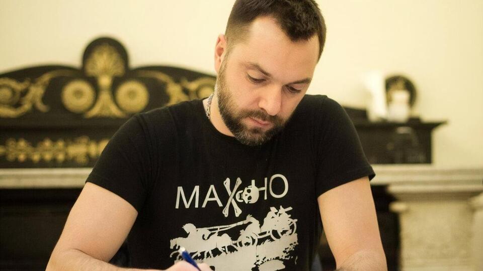 Арестович: Наші енергетики, дякую вам