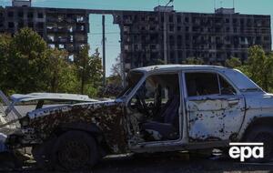 Росіяни зносять пошкоджені будинки в Маріуполі