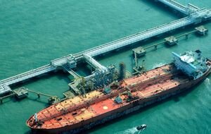 По информации издания, Турция может повлиять на поток баррелей экспортируемой из России сырой нефти