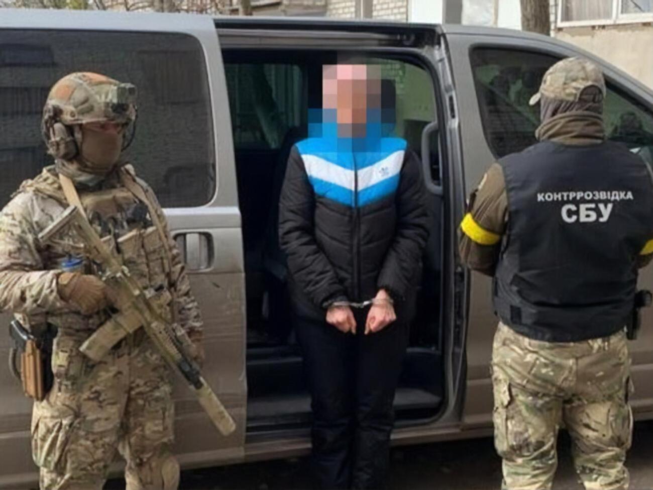 По информации СБУ, женщина, в частности, предлагала "места" в оккупационной администрации