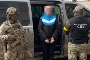 По информации СБУ, женщина, в частности, предлагала "места" в оккупационной администрации