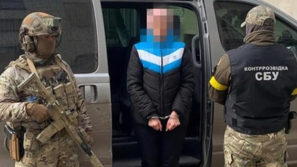 По информации СБУ, женщина, в частности, предлагала "места" в оккупационной администрации