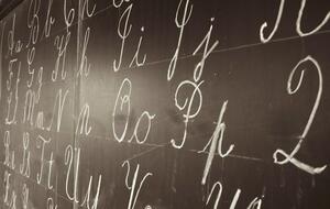 За даними Міносвіти, освітній процес 1 вересня розпочало в Україні майже 13 тис. шкіл