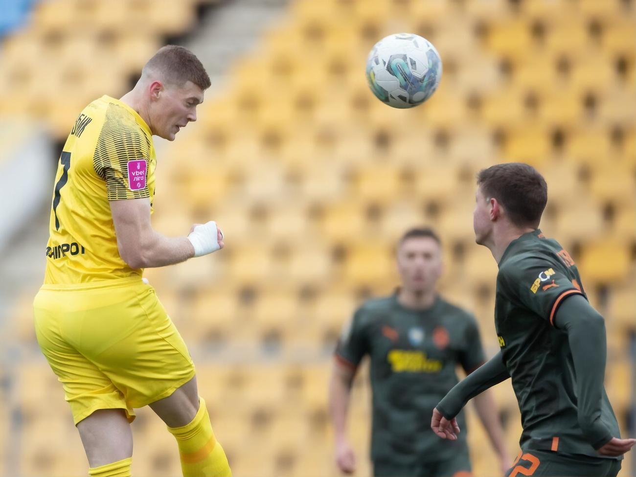 Довбик забил победный мяч в поединке лидеров "Днепр-1" &ndash; "Шахтер" и с 10 голами лидирует в списке бомбардиров УПЛ