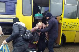 Про обов'язковий виїзд не йдеться