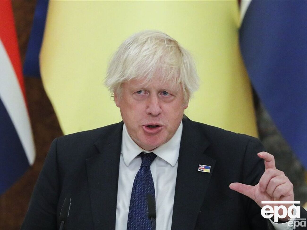 Бывший премьер рассказал в интервью Sky news, что теперь верит в победу Украины