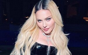 Мадонна: Призрачная сказка