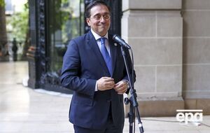 Зокрема, Хосе Альбарес приїхав підтримати співробітників посольства Іспанії в Україні