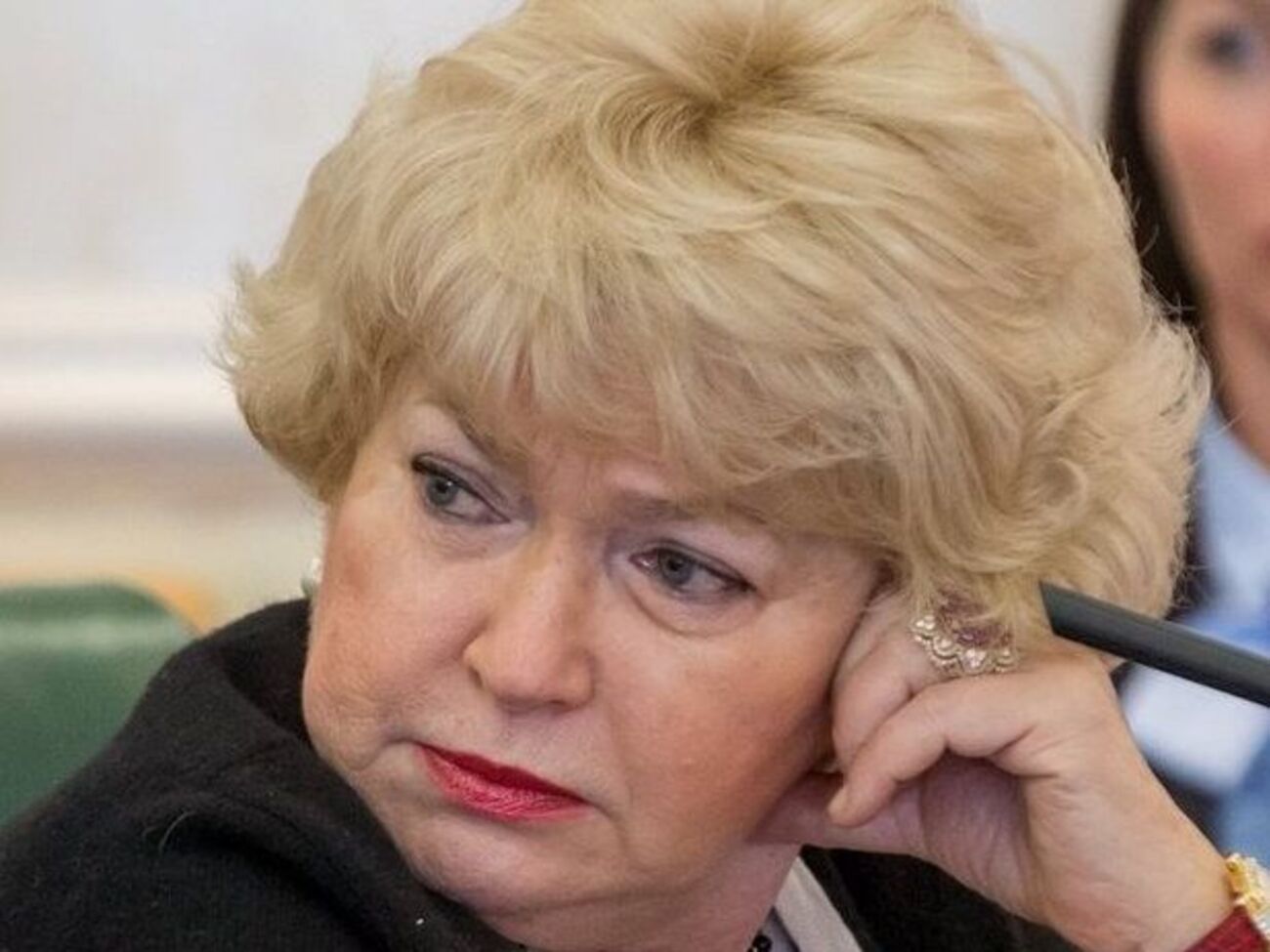 Нарусова запевнила, що її дочка скоро повернеться до Росії
