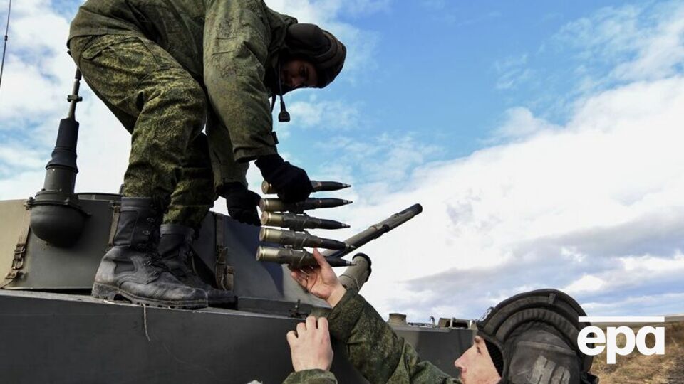 Российские военные жалуются на тяжелые обстрелы и скудное питание