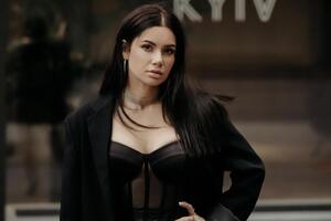 Шаманская (на фото) рассказала, как Anna Asti с мужем-россиянином сидела под бомбами в подвале