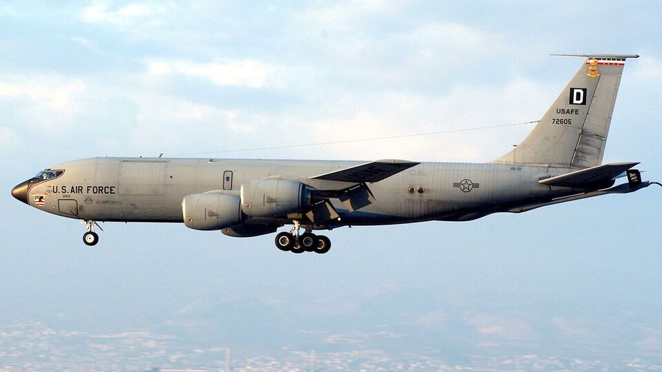 Американський літак-заправник "намалював" зображення статевого органа, яке могли побачити на радарах співробітники російської військової бази у Сирії