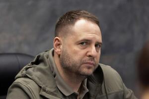 Єрмак підкреслив, що Україну цікавлять лише публічні офіційні переговори, і для їхнього початку Росії потрібно вивести війська