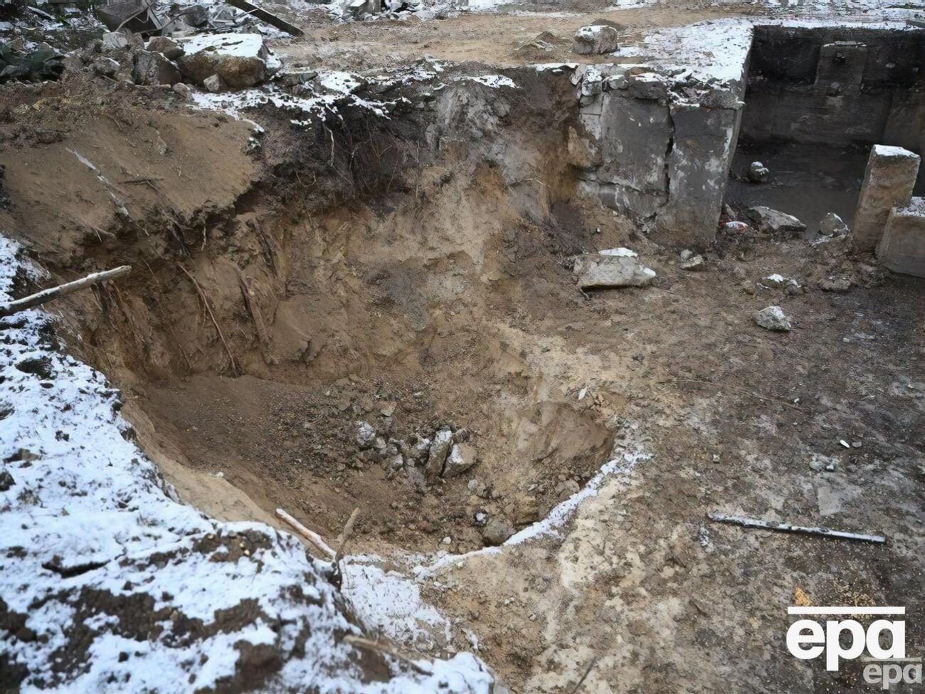 Після вибуху поблизу зерносушарки залишилася велика вирва