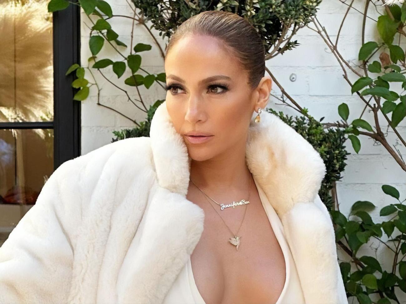 Лопес после замужества взяла фамилию супруга