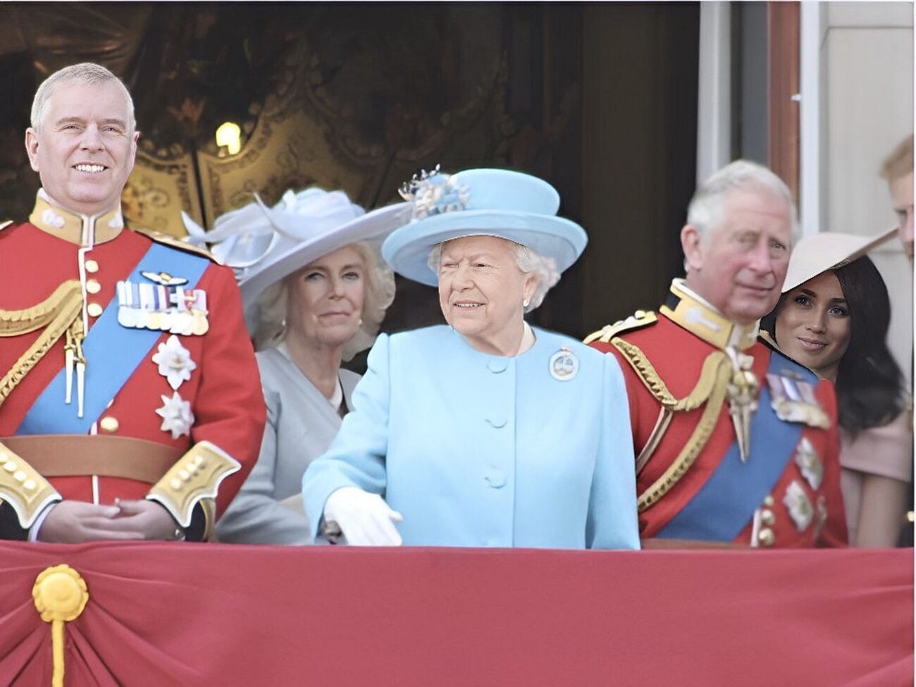 Елизавета II отстранила младшего сына принца Эндрю от исполнения обязанностей члена королевской семьи из-за секс-скандала в ноябре 2019-го