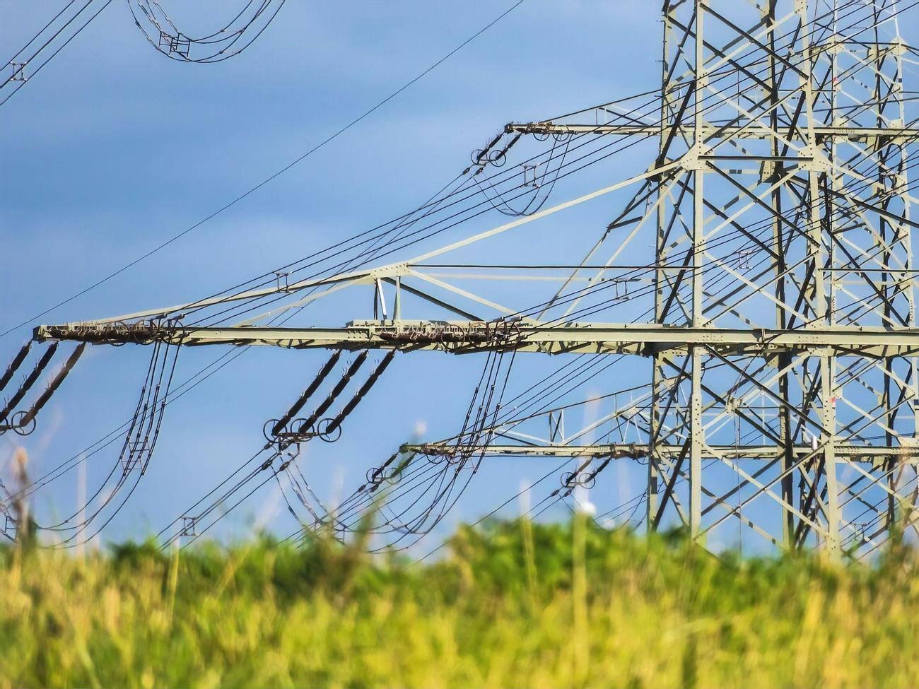 Унаслідок ударів Росії з ладу виведено майже половину української енергосистеми