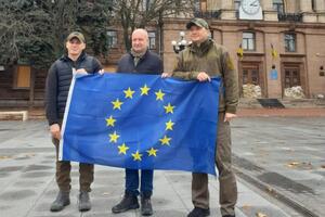 Маасікас (по центру) у Миколаєві провів зустріч із мером міста і головою ОВА