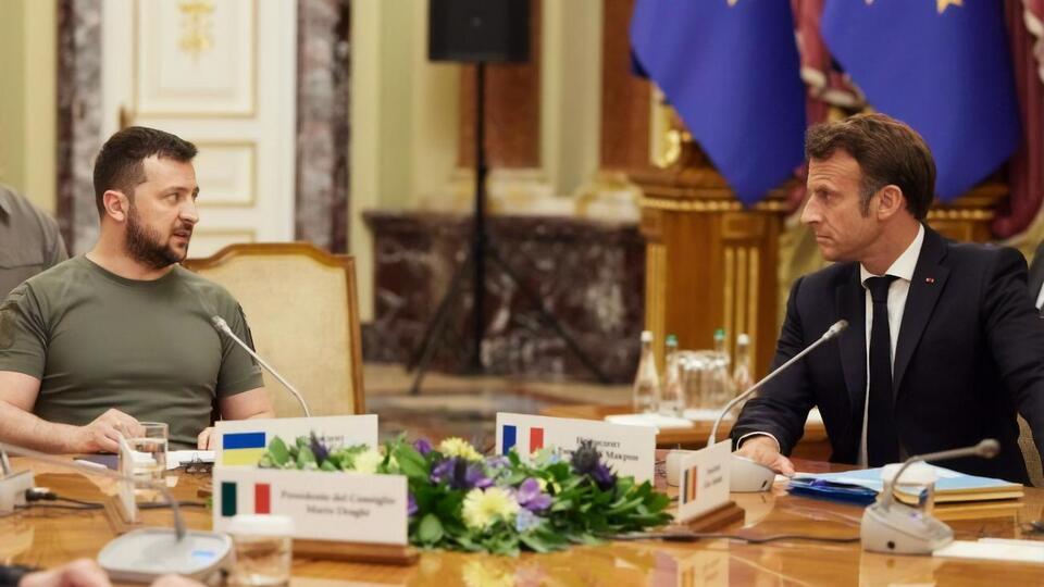 Зеленський 21 листопада провів телефонну розмову з Макроном