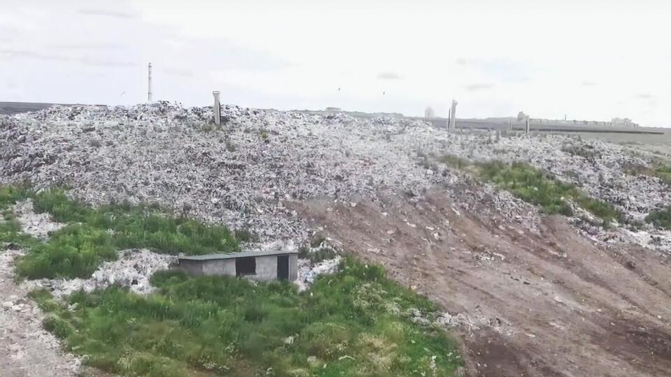 Летом оккупанты не подпускали местных жителей к территории свалки на окраине Херсона, написало СМИ